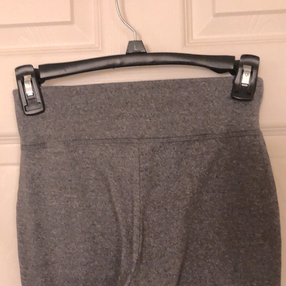 Super Comfy Capri Yoga Leggings - Picture 9 of 12